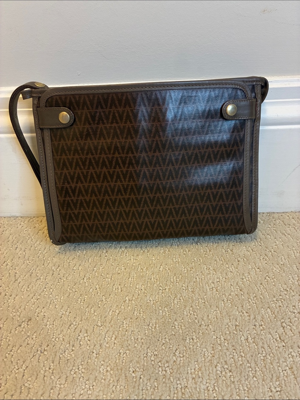 Vintage Mario Valentino Italy V Monogram Crossbody Clutch 👝